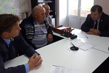 Прием граждан проводит депутат